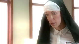 Ar ôl dwy pechaduriaid ifanc Evi Fox a Kiki Vidis teganau Chwaer Pinc a chwaer anfon offeiriad James Deen i gosbi nhw gyda dick ar ffon ac yn ceiliog fawr