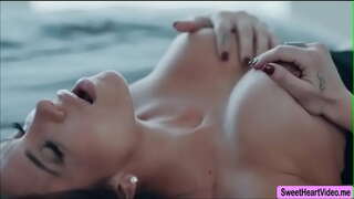 ���ேக்குலின் டெய்லர் எதிர்பார்க்க வில்லை செக்ஸ் பொம்மைகள் காட்டு மற்றும் வயதான பெண்மணி