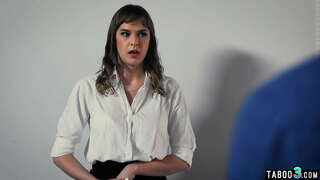 Couage vrou bestel haar werknemer Vanguard om te fuck haar manlief