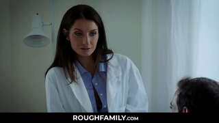 Силвиа Саге прегледава ерекцију пениса свог сина