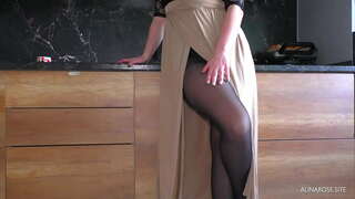 Korak Mama Femdom Handjob in Thighjob v Pantyhose Korak Mama Femdom Handjob in Thighjob v Pantyhose