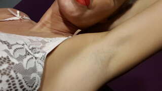 Likken en ruiken mijn oksel